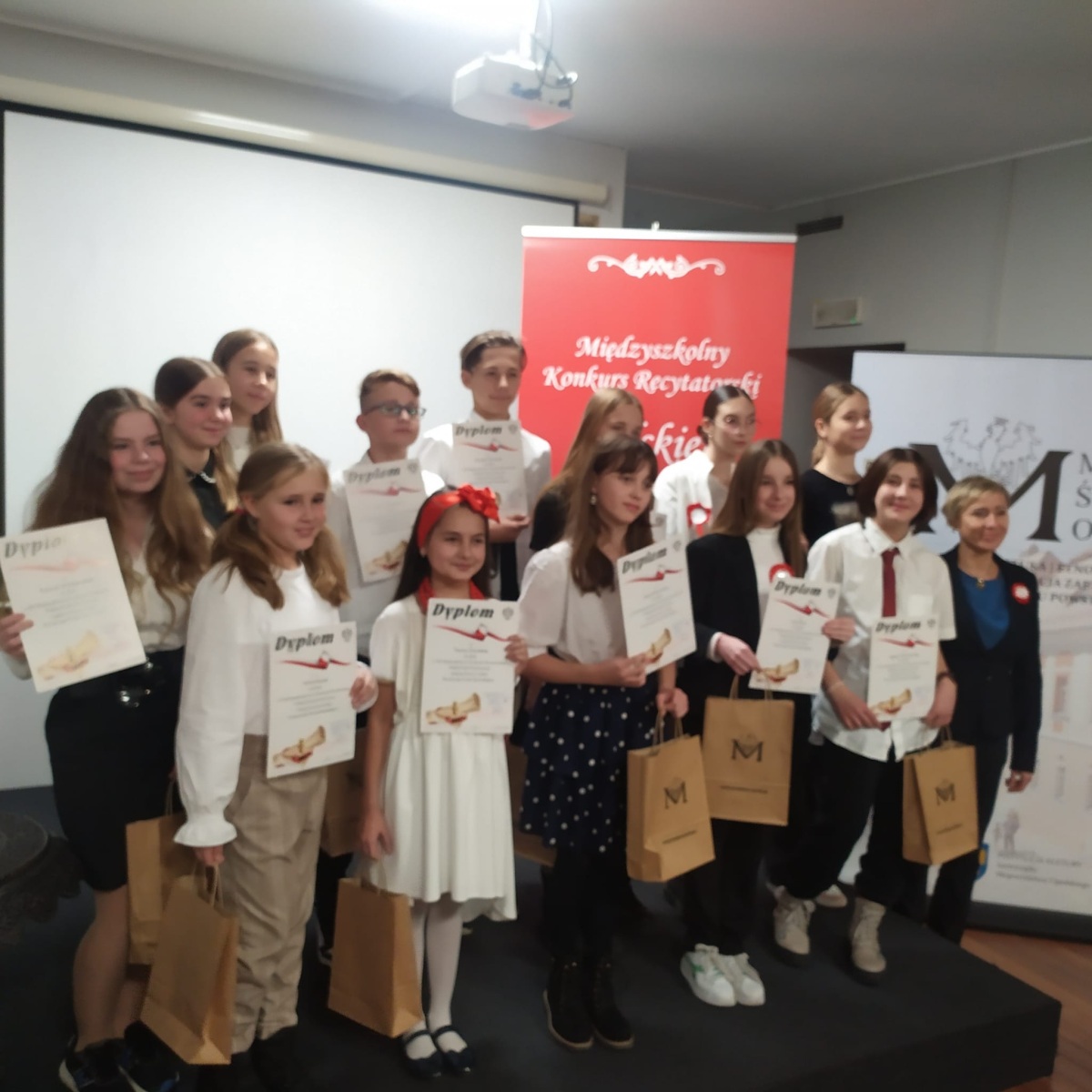 Sukces w XIX Międzyszkolnym Konkursie Recytatorskim „Polska poezja patriotyczna”