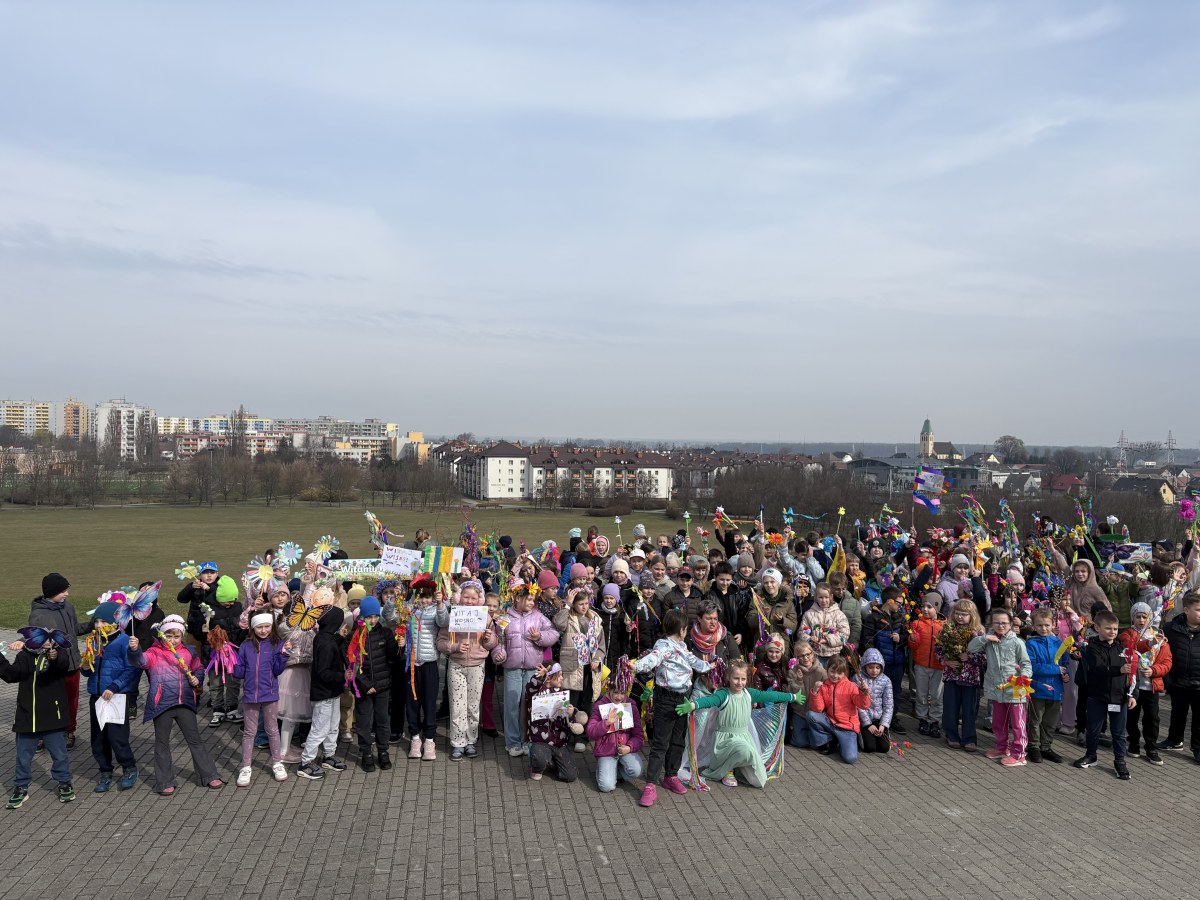 Powitanie wiosny przez uczniów klas I–III