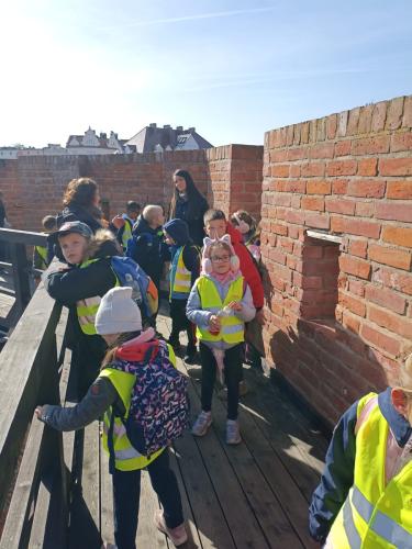 2 (1) (1) (1) (1) (1)