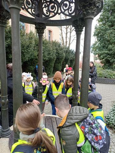 4 (1) (1) (1) (1) (1) (1)