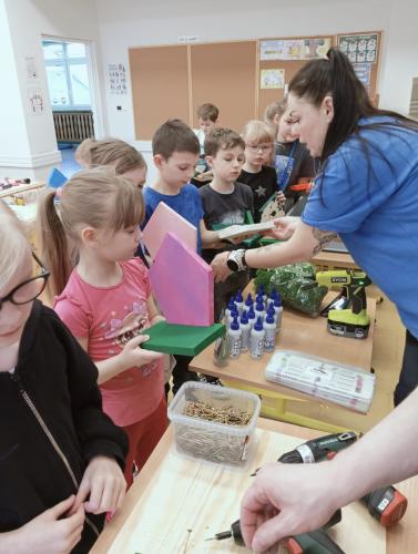 4 (1) (1) (1) (1) (1) (1) (1) (1)