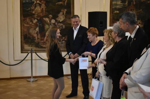 5872bcf8-eca6-42a3-a5d5-be86bc19aa3d